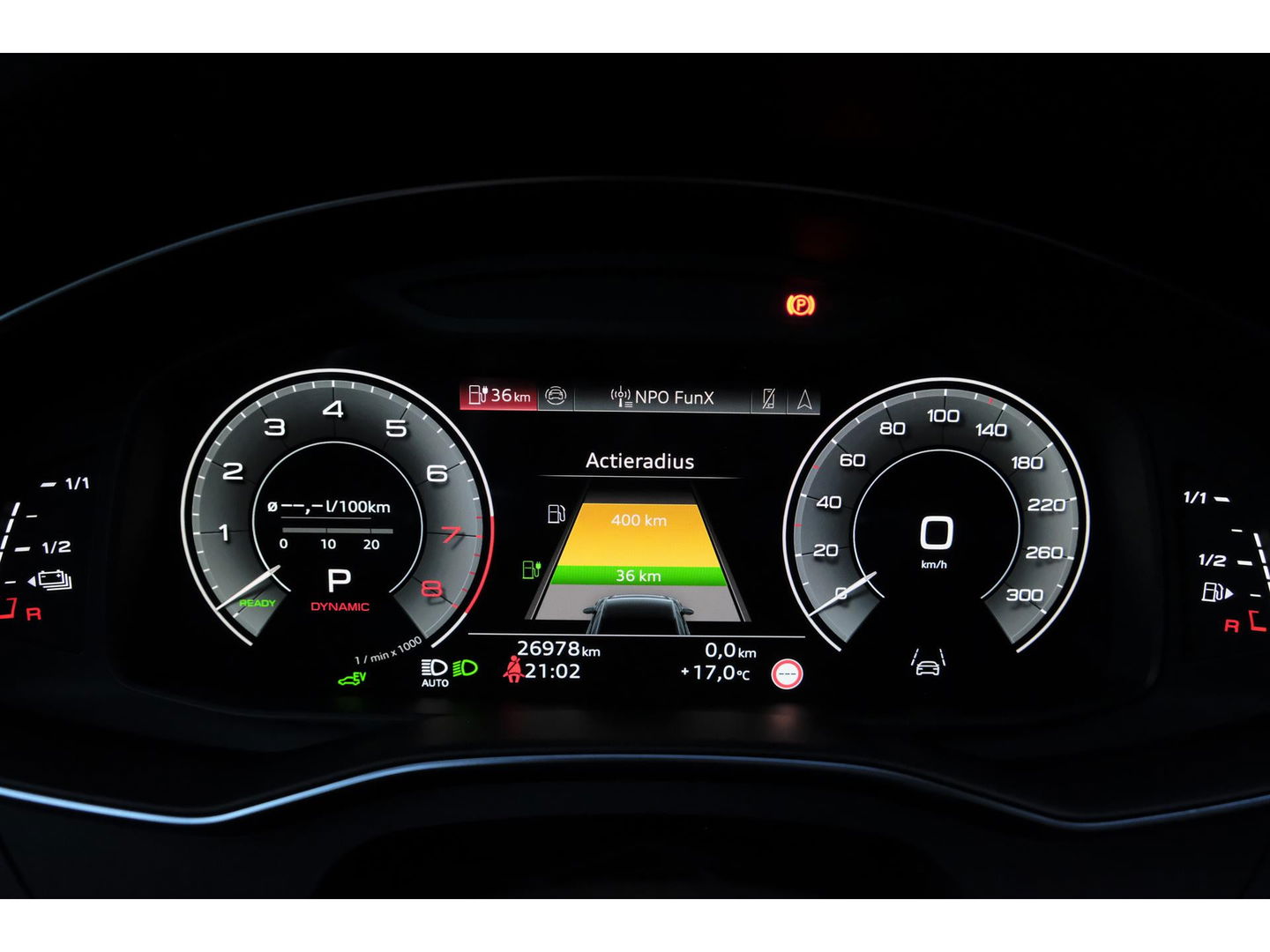 Audi A6 Avant 50 TFSIe 300pk Quattro S-line Facelift Panoramadak Bang&Olufsen *BTW* Trekhaak elec. Ascari blauw S6 diffusor Black pack