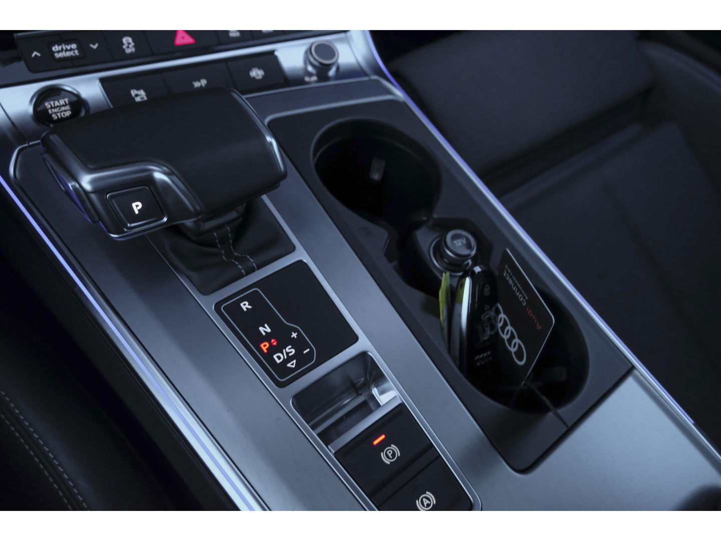 Audi A6 Avant 50 TFSIe 300pk Quattro S-line Facelift Panoramadak Bang&Olufsen *BTW* Trekhaak elec. Ascari blauw S6 diffusor Black pack