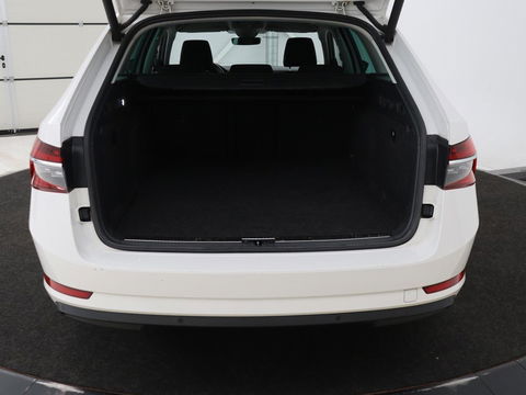 Škoda Superb 1.4 TSI iV Business Edition | Stoelverwarming | Carplay | Carplay | Virtual Cockpit | Navigatie | Parkeerhulp | Full LED | PHEV