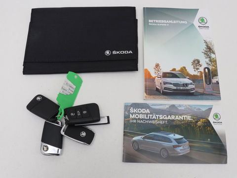 Škoda Superb 1.4 TSI iV Business Edition | Stoelverwarming | Carplay | Carplay | Virtual Cockpit | Navigatie | Parkeerhulp | Full LED | PHEV