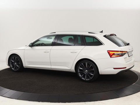Škoda Superb 1.4 TSI iV Business Edition | Stoelverwarming | Carplay | Carplay | Virtual Cockpit | Navigatie | Parkeerhulp | Full LED | PHEV