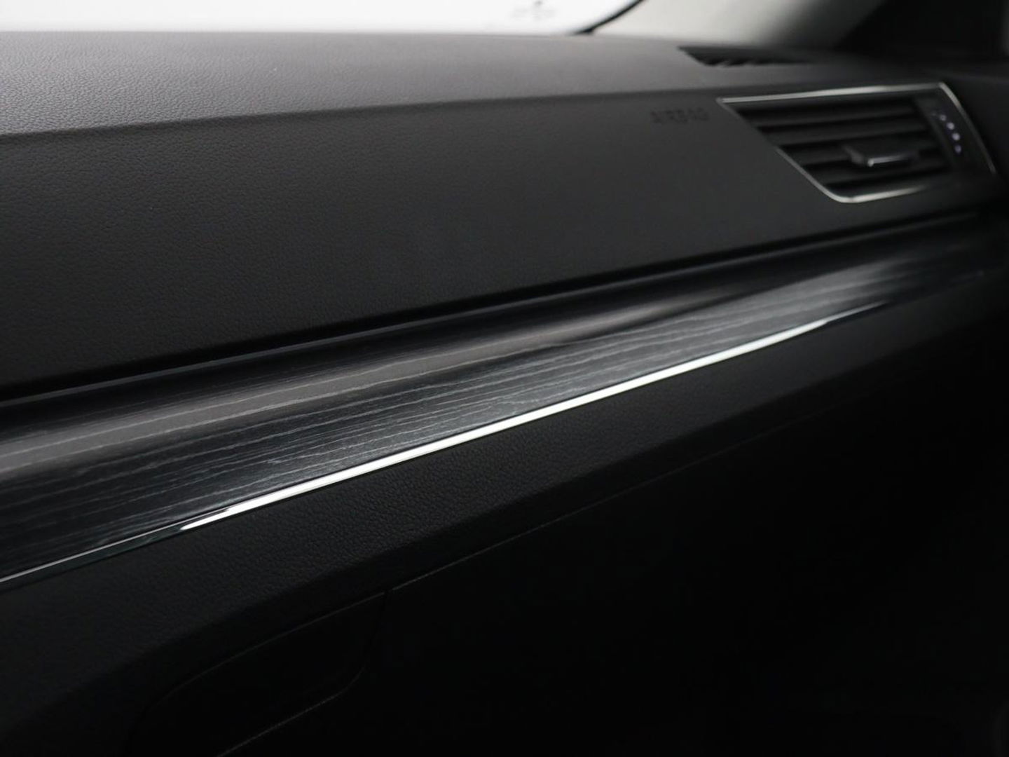 Škoda Superb 1.4 TSI iV Business Edition | Stoelverwarming | Carplay | Carplay | Virtual Cockpit | Navigatie | Parkeerhulp | Full LED | PHEV