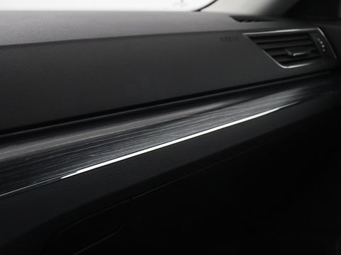 Škoda Superb 1.4 TSI iV Business Edition | Stoelverwarming | Carplay | Carplay | Virtual Cockpit | Navigatie | Parkeerhulp | Full LED | PHEV