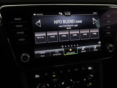 Škoda Superb 1.4 TSI iV Business Edition | Stoelverwarming | Carplay | Carplay | Virtual Cockpit | Navigatie | Parkeerhulp | Full LED | PHEV
