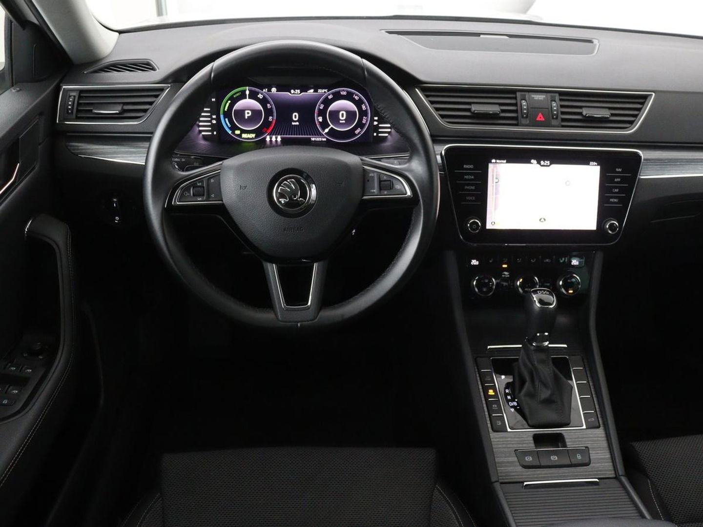 Škoda Superb 1.4 TSI iV Business Edition | Stoelverwarming | Carplay | Carplay | Virtual Cockpit | Navigatie | Parkeerhulp | Full LED | PHEV