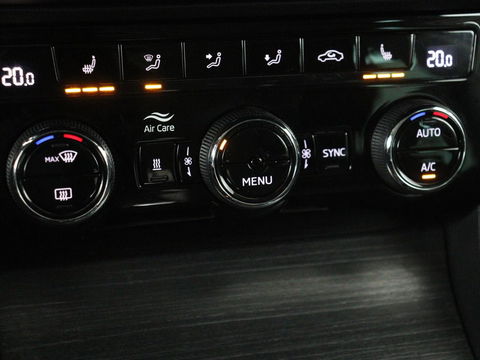 Škoda Superb 1.4 TSI iV Business Edition | Stoelverwarming | Carplay | Carplay | Virtual Cockpit | Navigatie | Parkeerhulp | Full LED | PHEV