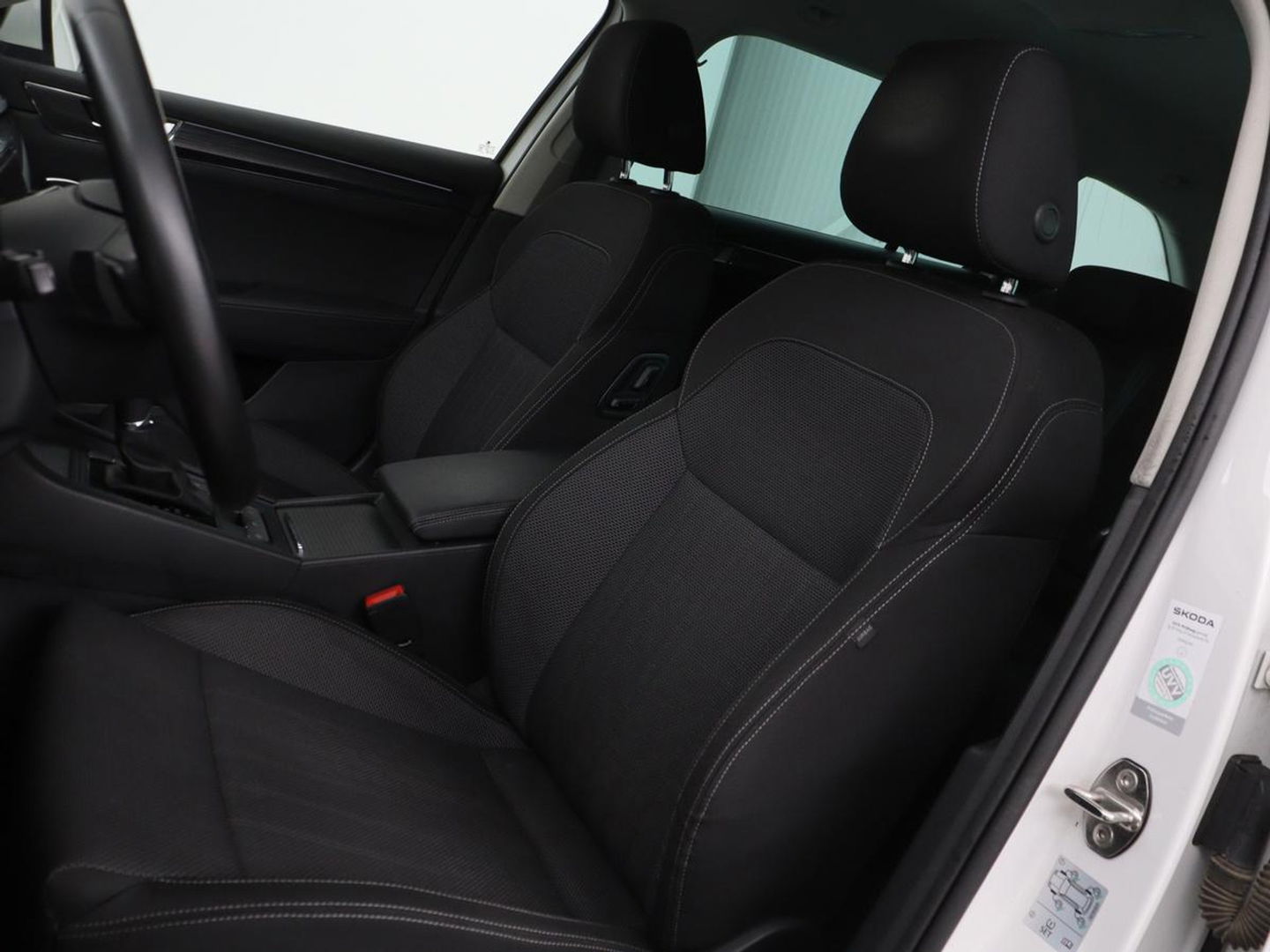 Škoda Superb 1.4 TSI iV Business Edition | Stoelverwarming | Carplay | Carplay | Virtual Cockpit | Navigatie | Parkeerhulp | Full LED | PHEV