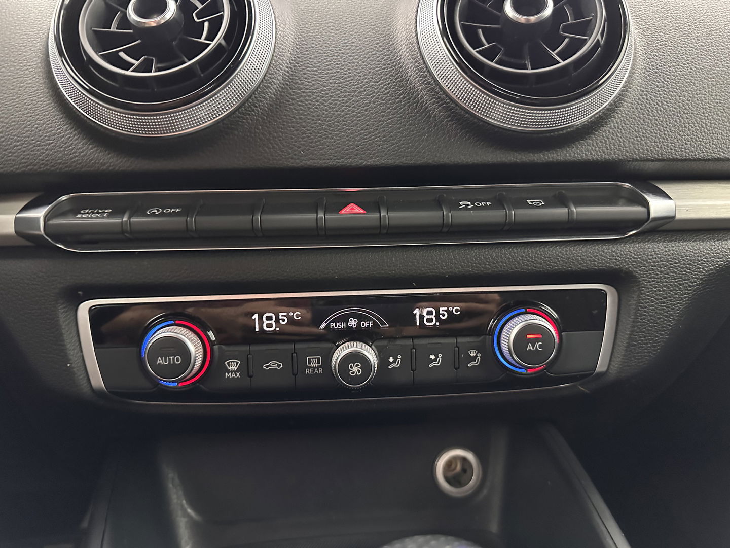 Audi A3 Sportback 1.5 TFSI CoD Sport S Line Edition Aut. *FULL-LED | 1/2LEATHER | NAVI-FULLMAP | SPORT-SEATS | AUDI-SOUND | ECC | PDC | CRUISE | 18''ALU*