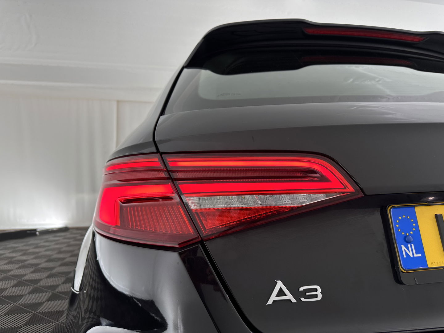 Audi A3 Sportback 1.5 TFSI CoD Sport S Line Edition Aut. *FULL-LED | 1/2LEATHER | NAVI-FULLMAP | SPORT-SEATS | AUDI-SOUND | ECC | PDC | CRUISE | 18''ALU*