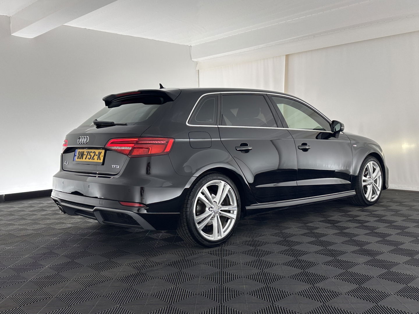 Audi A3 Sportback 1.5 TFSI CoD Sport S Line Edition Aut. *FULL-LED | 1/2LEATHER | NAVI-FULLMAP | SPORT-SEATS | AUDI-SOUND | ECC | PDC | CRUISE | 18''ALU*
