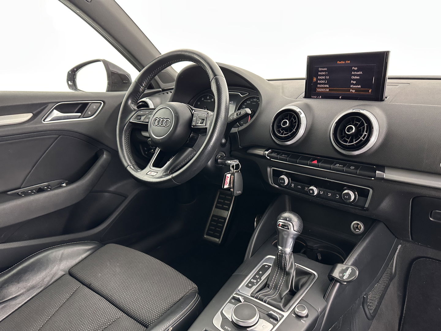Audi A3 Sportback 1.5 TFSI CoD Sport S Line Edition Aut. *FULL-LED | 1/2LEATHER | NAVI-FULLMAP | SPORT-SEATS | AUDI-SOUND | ECC | PDC | CRUISE | 18''ALU*