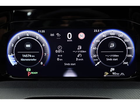Volkswagen GOLF Variant 1.5 eTSI R-Line DSG | MY25 | Pano | IQ. Light | Adapt. Cruise | Camera | Stoel- Stuurverw. | Apple CarPlay
