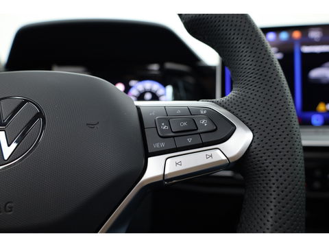 Volkswagen GOLF Variant 1.5 eTSI R-Line DSG | MY25 | Pano | IQ. Light | Adapt. Cruise | Camera | Stoel- Stuurverw. | Apple CarPlay