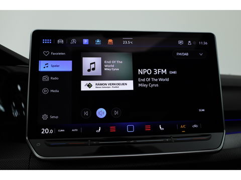 Volkswagen GOLF Variant 1.5 eTSI R-Line DSG | MY25 | Pano | IQ. Light | Adapt. Cruise | Camera | Stoel- Stuurverw. | Apple CarPlay