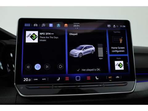 Volkswagen GOLF Variant 1.5 eTSI R-Line DSG | MY25 | Pano | IQ. Light | Adapt. Cruise | Camera | Stoel- Stuurverw. | Apple CarPlay
