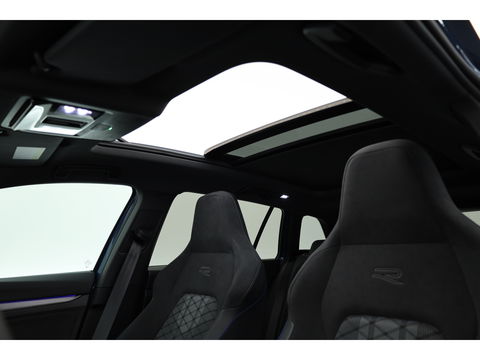 Volkswagen GOLF Variant 1.5 eTSI R-Line DSG | MY25 | Pano | IQ. Light | Adapt. Cruise | Camera | Stoel- Stuurverw. | Apple CarPlay