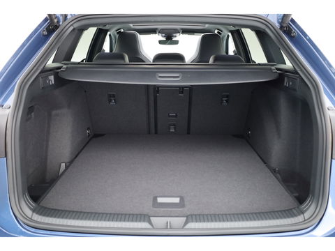 Volkswagen GOLF Variant 1.5 eTSI R-Line DSG | MY25 | Pano | IQ. Light | Adapt. Cruise | Camera | Stoel- Stuurverw. | Apple CarPlay