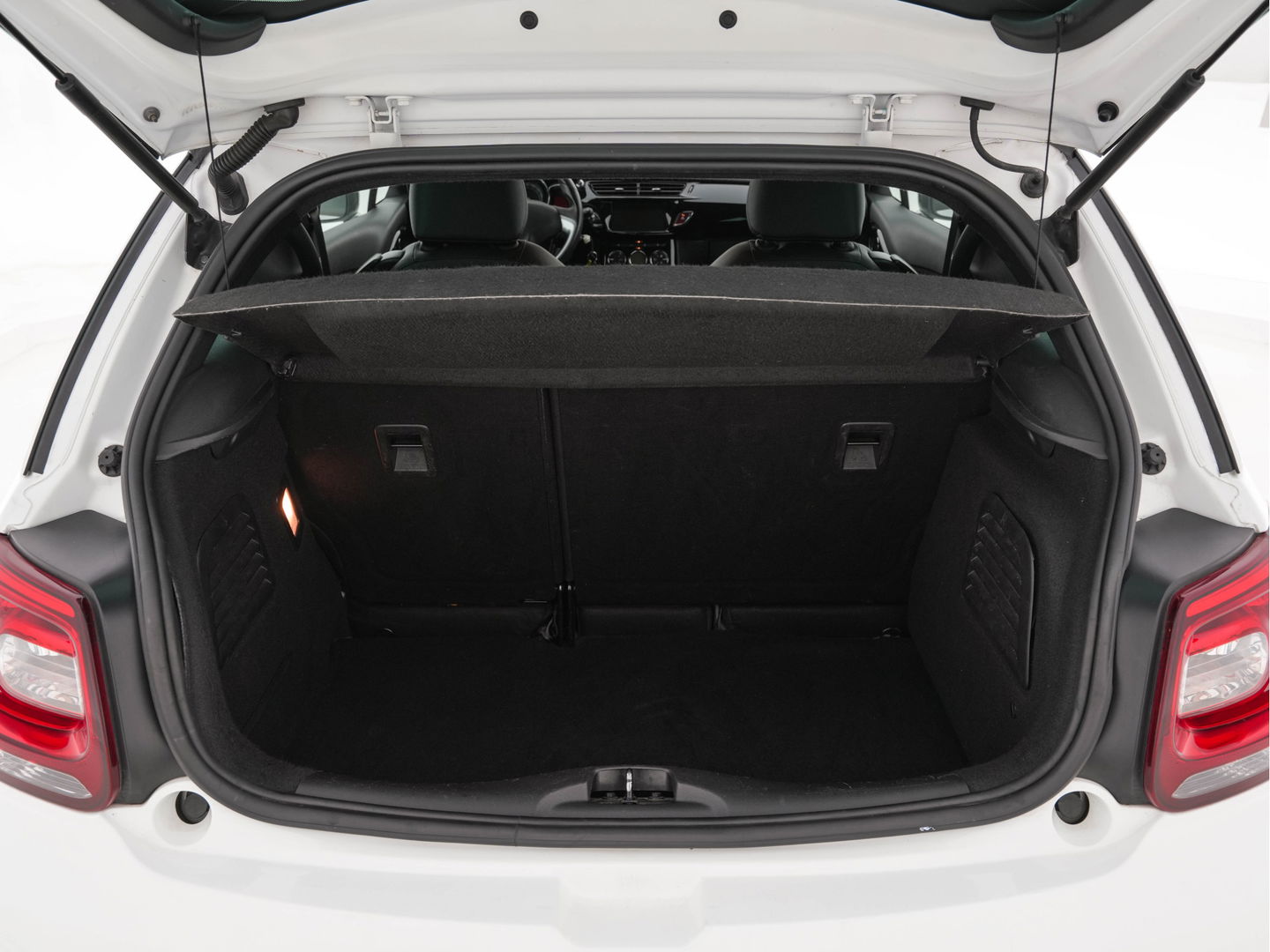 Citroën DS3 1.6 e-HDi So Chic Pack |Comfort *NAVI-FULLMAP | AIRCO | PDC | CRUISE | RADIO-CD | SPORT-SEATS*