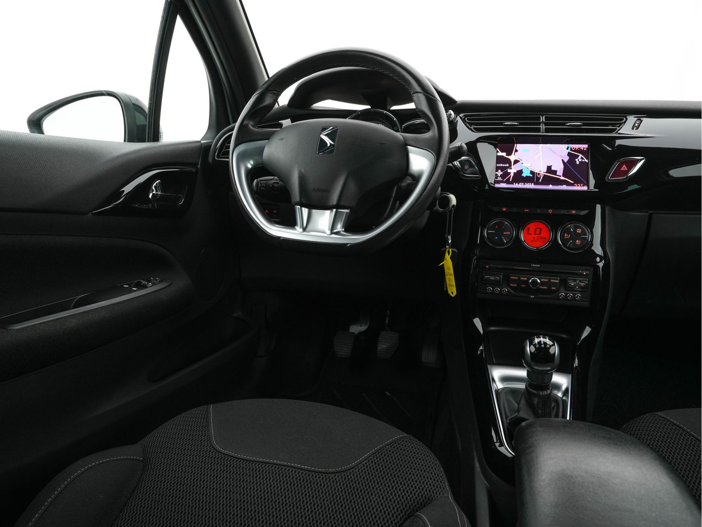 Citroën DS3 1.6 e-HDi So Chic Pack |Comfort *NAVI-FULLMAP | AIRCO | PDC | CRUISE | RADIO-CD | SPORT-SEATS*