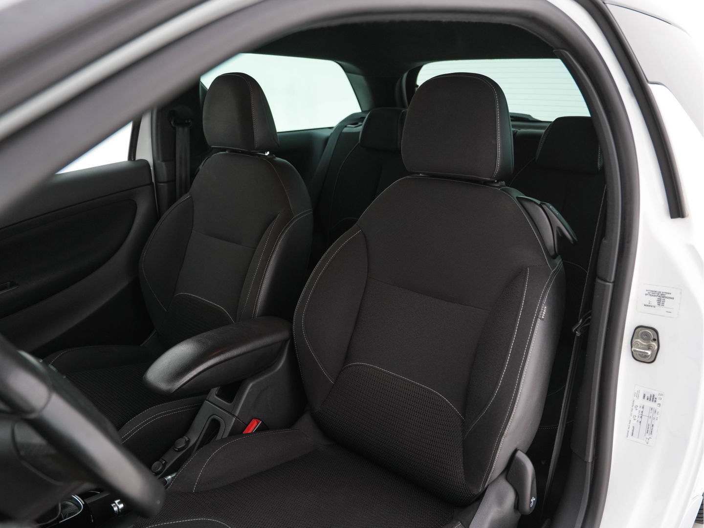 Citroën DS3 1.6 e-HDi So Chic Pack |Comfort *NAVI-FULLMAP | AIRCO | PDC | CRUISE | RADIO-CD | SPORT-SEATS*