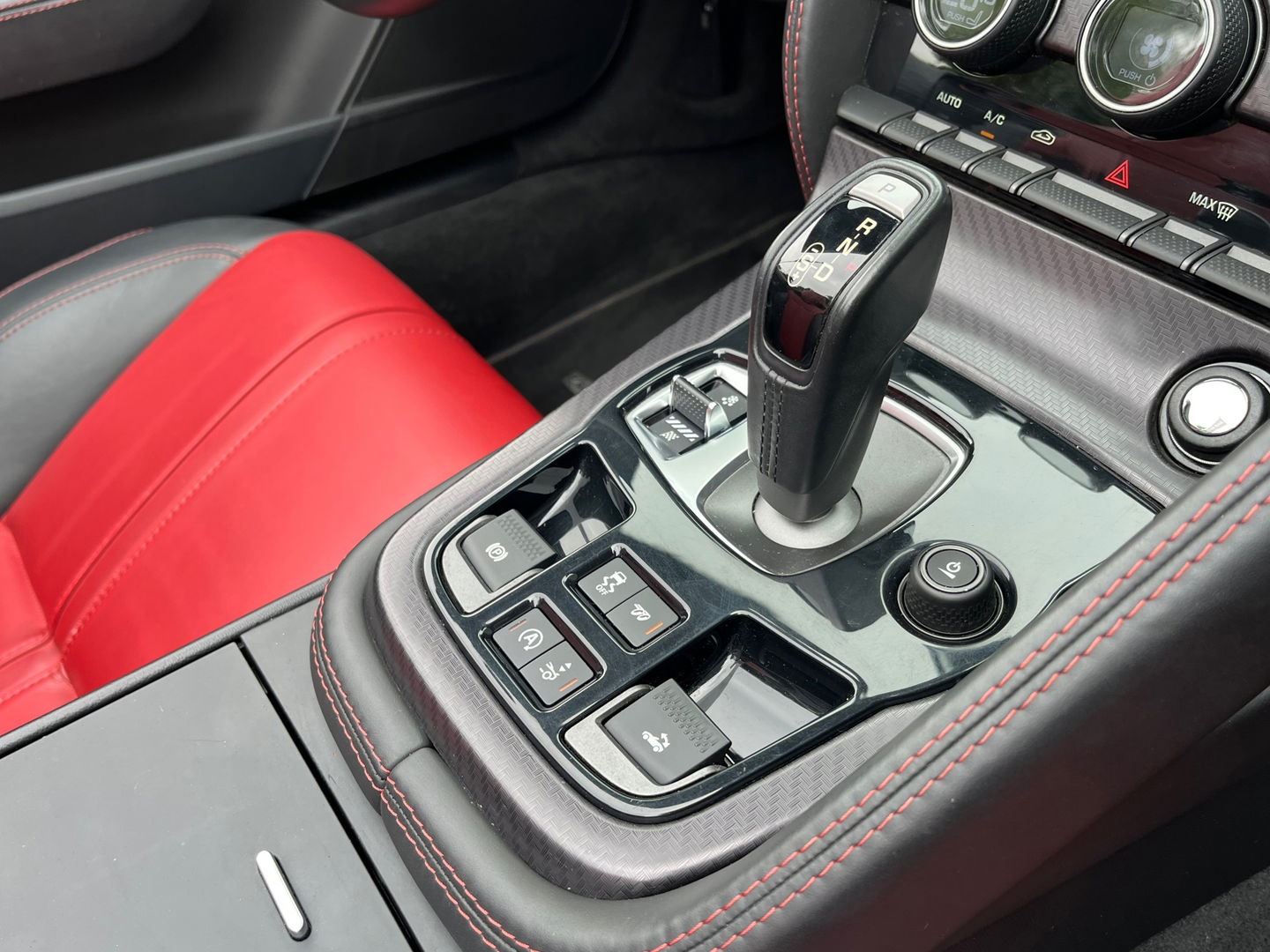 Jaguar F-Type 5.0 V8 R Convertible AWD 551PK|Carbon|Meridian|Sportuitlaat|Memory|Leder|Keyless|Camera
