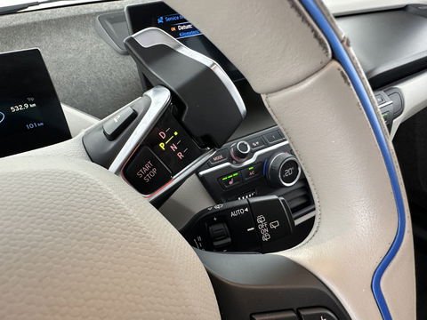 BMW i3 Basis Comfort Advance 22 kWh Aut. *PANO | 1/2LEATHER | FULL-LED | ADAPTIVE-CRUISE | HARMAN/KARDON | NAVI-FULLMAP | CAMERA | KEYLESS | COMFORT-SEATS | ECC | PDC | 20''ALU*