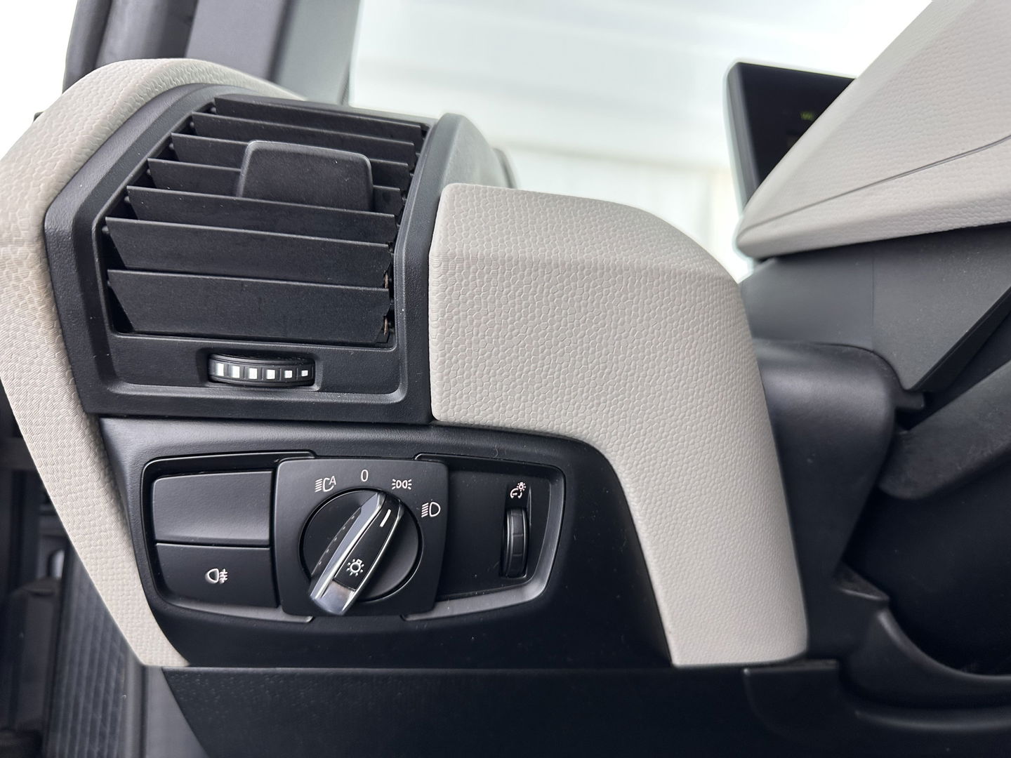 BMW i3 Basis Comfort Advance 22 kWh Aut. *PANO | 1/2LEATHER | FULL-LED | ADAPTIVE-CRUISE | HARMAN/KARDON | NAVI-FULLMAP | CAMERA | KEYLESS | COMFORT-SEATS | ECC | PDC | 20''ALU*