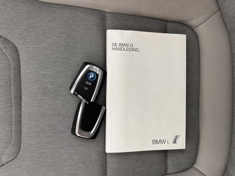 BMW i3 Basis Comfort Advance 22 kWh Aut. *PANO | 1/2LEATHER | FULL-LED | ADAPTIVE-CRUISE | HARMAN/KARDON | NAVI-FULLMAP | CAMERA | KEYLESS | COMFORT-SEATS | ECC | PDC | 20''ALU*