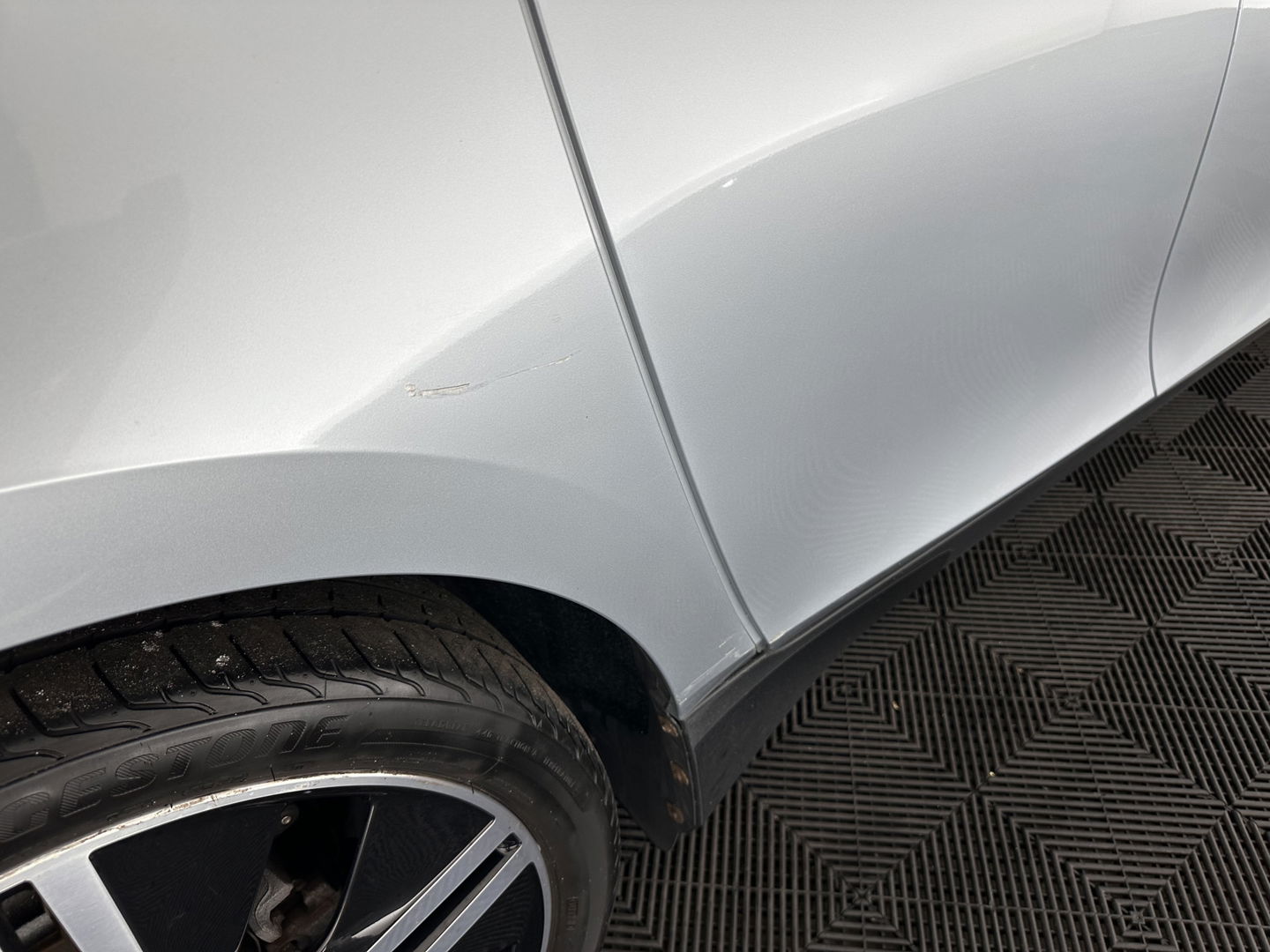 BMW i3 Basis Comfort Advance 22 kWh Aut. *PANO | 1/2LEATHER | FULL-LED | ADAPTIVE-CRUISE | HARMAN/KARDON | NAVI-FULLMAP | CAMERA | KEYLESS | COMFORT-SEATS | ECC | PDC | 20''ALU*