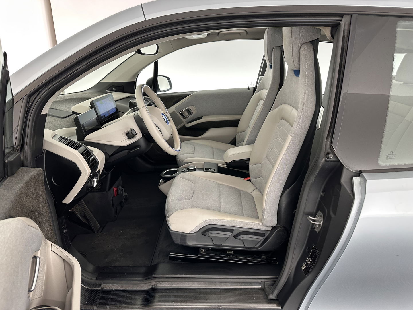 BMW i3 Basis Comfort Advance 22 kWh Aut. *PANO | 1/2LEATHER | FULL-LED | ADAPTIVE-CRUISE | HARMAN/KARDON | NAVI-FULLMAP | CAMERA | KEYLESS | COMFORT-SEATS | ECC | PDC | 20''ALU*