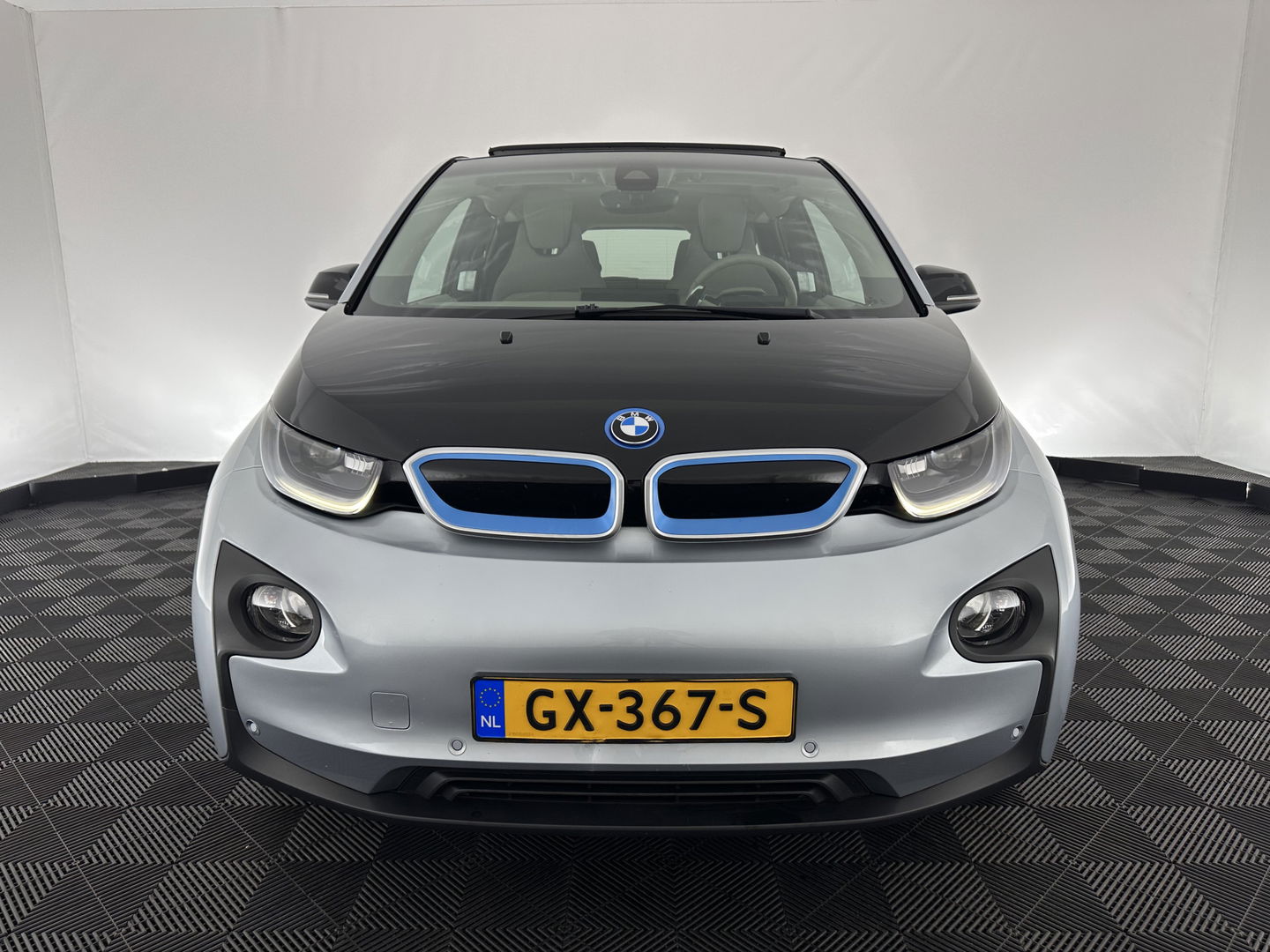 BMW i3 Basis Comfort Advance 22 kWh Aut. *PANO | 1/2LEATHER | FULL-LED | ADAPTIVE-CRUISE | HARMAN/KARDON | NAVI-FULLMAP | CAMERA | KEYLESS | COMFORT-SEATS | ECC | PDC | 20''ALU*