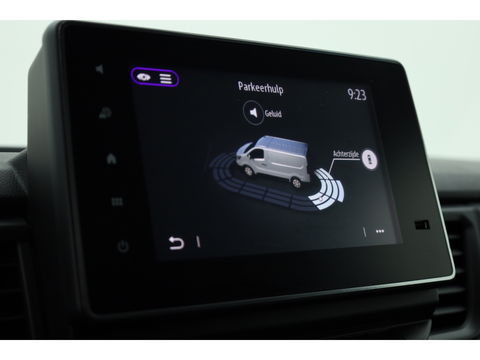 Renault Trafic 2.0 dCi 130pk Dubb.Cab. | L2H1 | 6 pers. | Airco | PDC | Trekhaak | Zilver met. | CarPlay