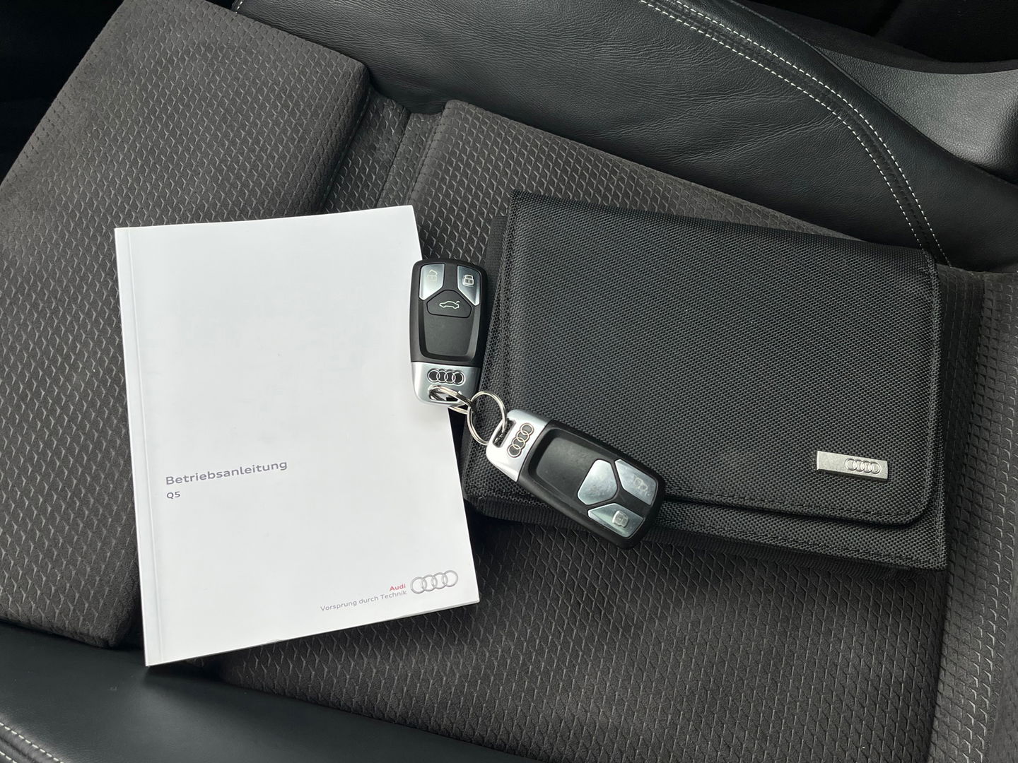 Audi SQ5 3.0 TFSI Quattro 354PK|Pano|Memory|Head-Up|Luchtvering|Carbon|Camera|ACC|Keyless|Leder|Carplay