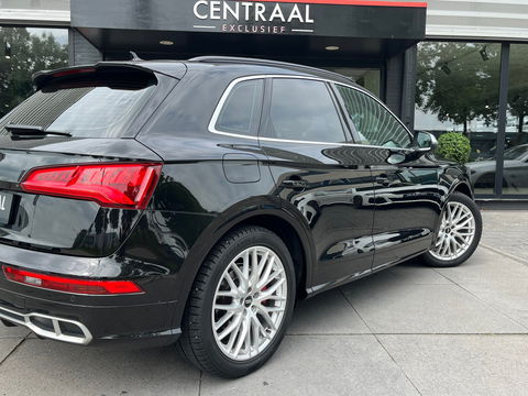 Audi SQ5 3.0 TFSI Quattro 354PK|Pano|Memory|Head-Up|Luchtvering|Carbon|Camera|ACC|Keyless|Leder|Carplay