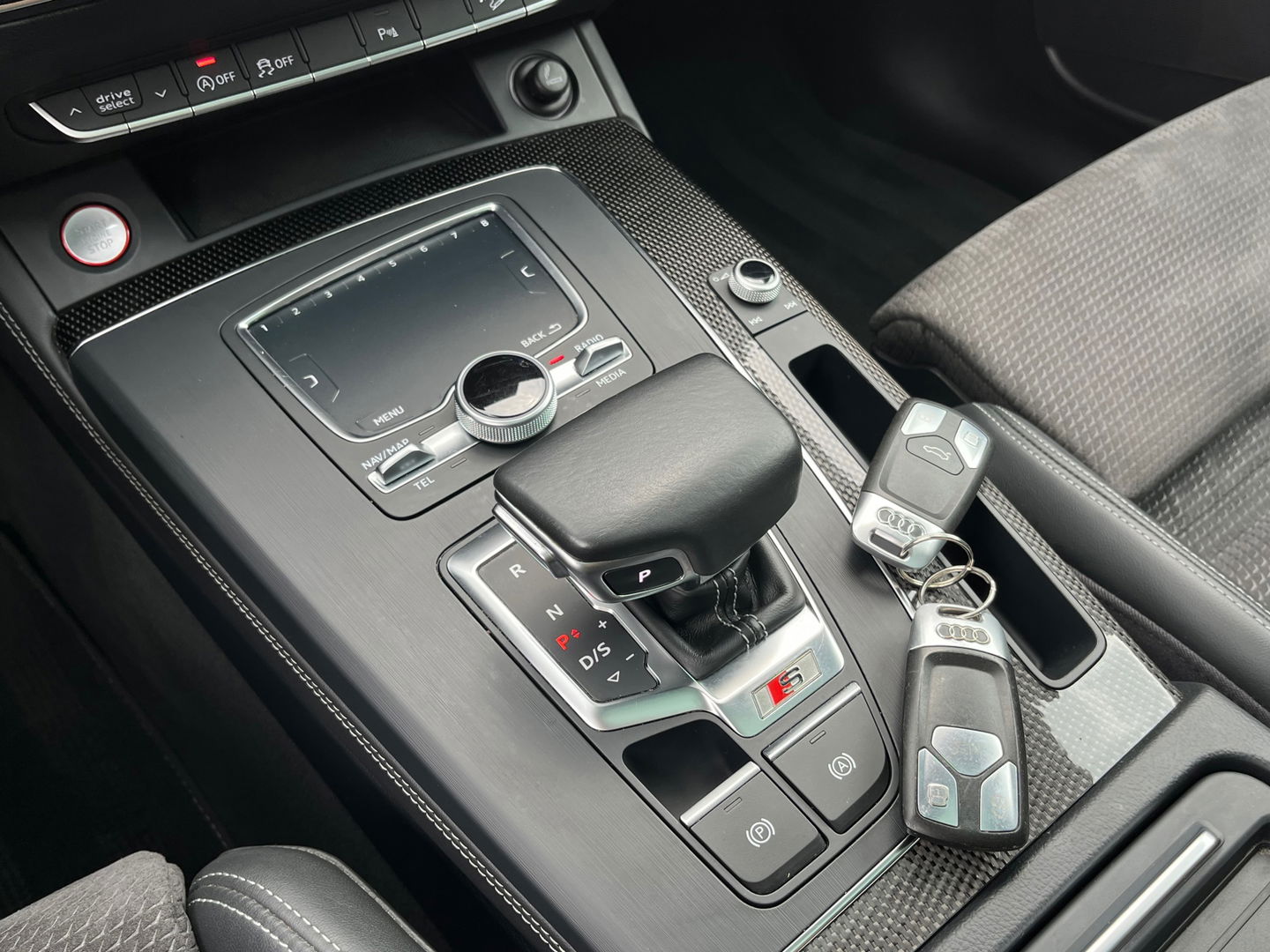 Audi SQ5 3.0 TFSI Quattro 354PK|Pano|Memory|Head-Up|Luchtvering|Carbon|Camera|ACC|Keyless|Leder|Carplay
