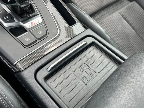 Audi SQ5 3.0 TFSI Quattro 354PK|Pano|Memory|Head-Up|Luchtvering|Carbon|Camera|ACC|Keyless|Leder|Carplay