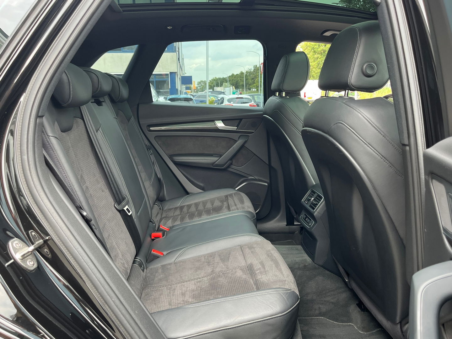 Audi SQ5 3.0 TFSI Quattro 354PK|Pano|Memory|Head-Up|Luchtvering|Carbon|Camera|ACC|Keyless|Leder|Carplay