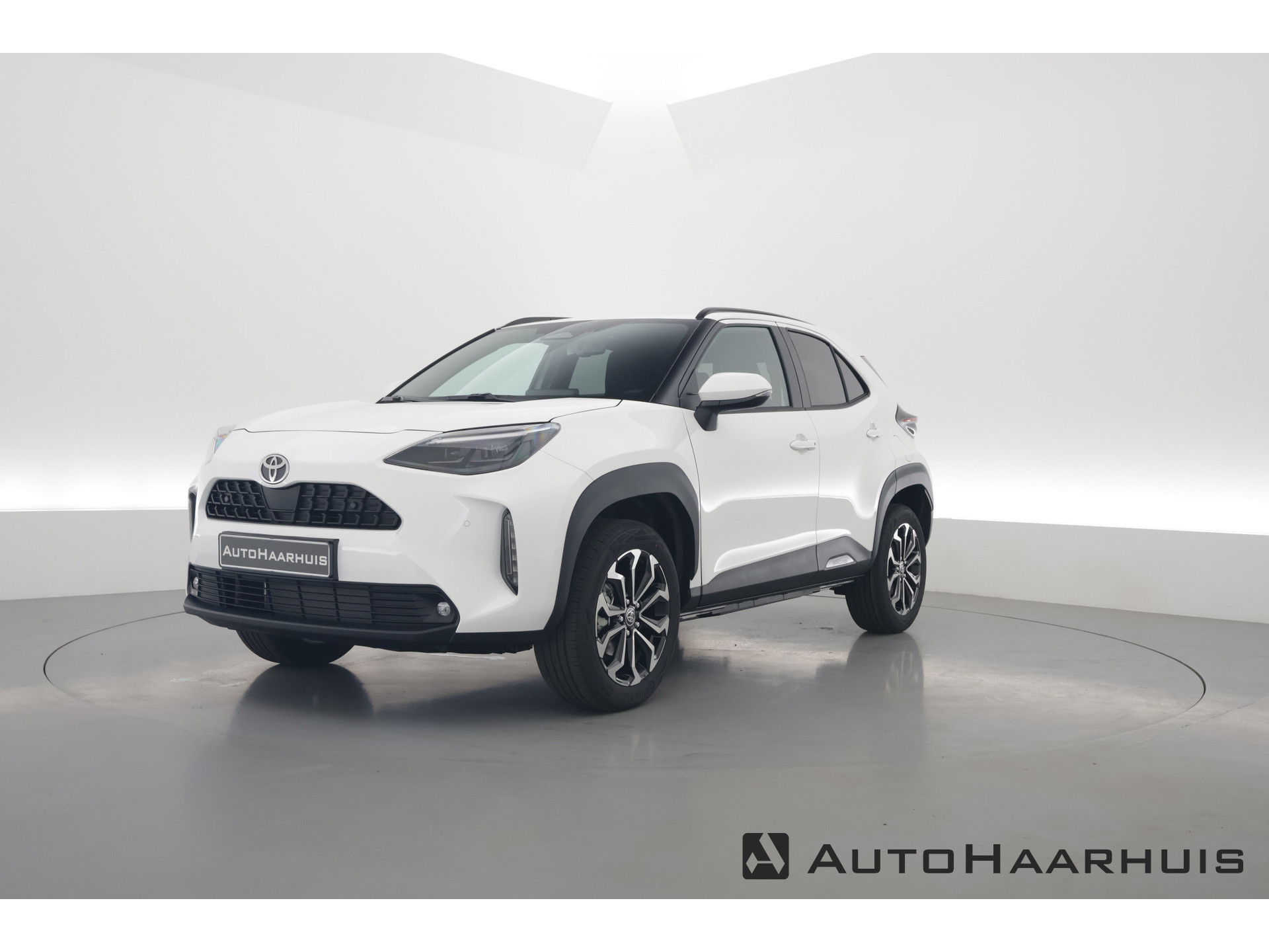 Toyota Yaris Cross 1.5 Hybrid Teamplayer 130pk | Winter pakket | Safety pakket | Navi | Adapt. Cruise | Camera | Keyless