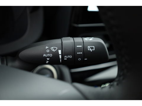 Toyota Yaris Cross 1.5 Hybrid Teamplayer 130pk | Winter pakket | Safety pakket | Navi | Adapt. Cruise | Camera | Keyless