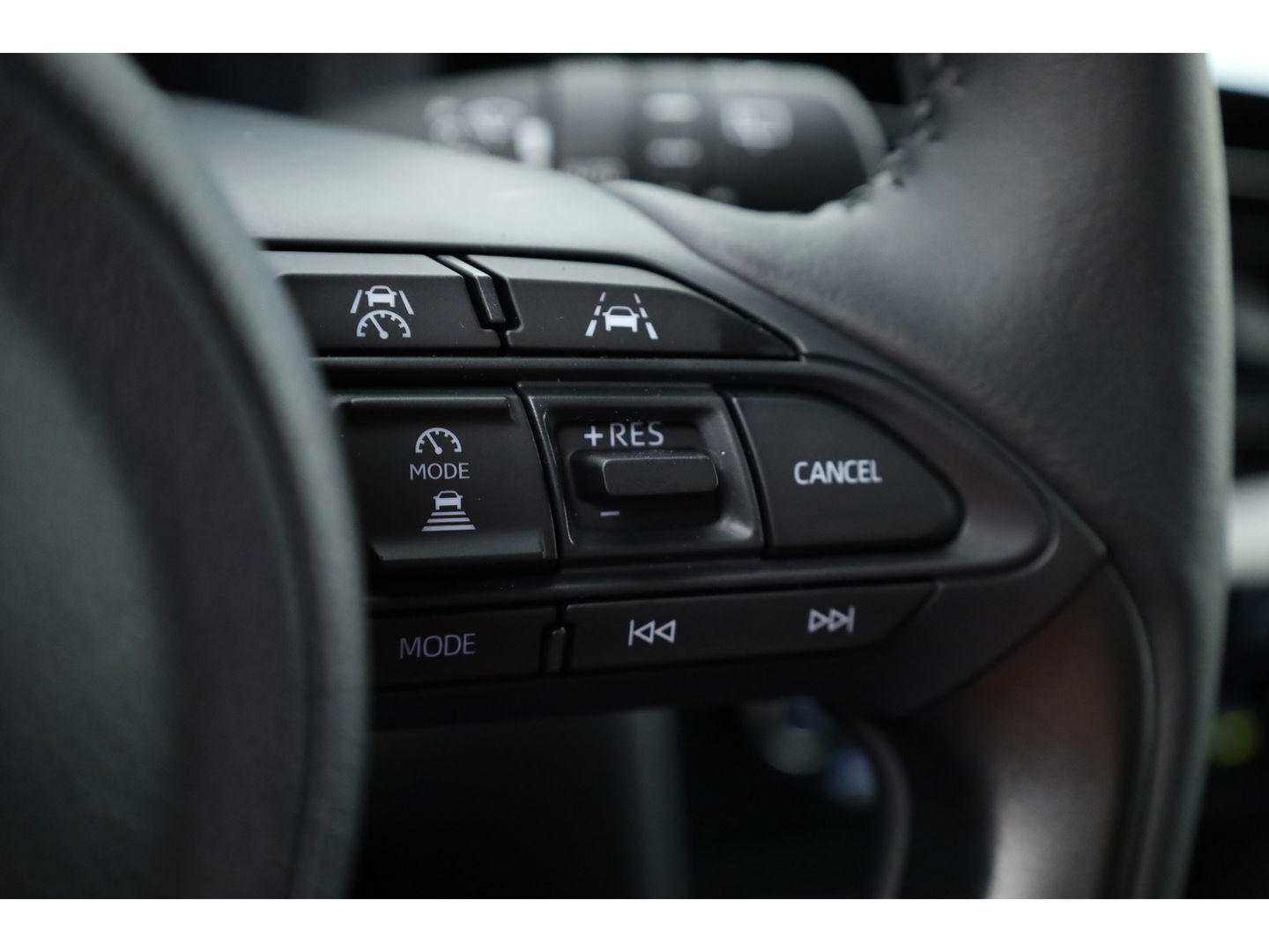Toyota Yaris Cross 1.5 Hybrid Teamplayer 130pk | Winter pakket | Safety pakket | Navi | Adapt. Cruise | Camera | Keyless