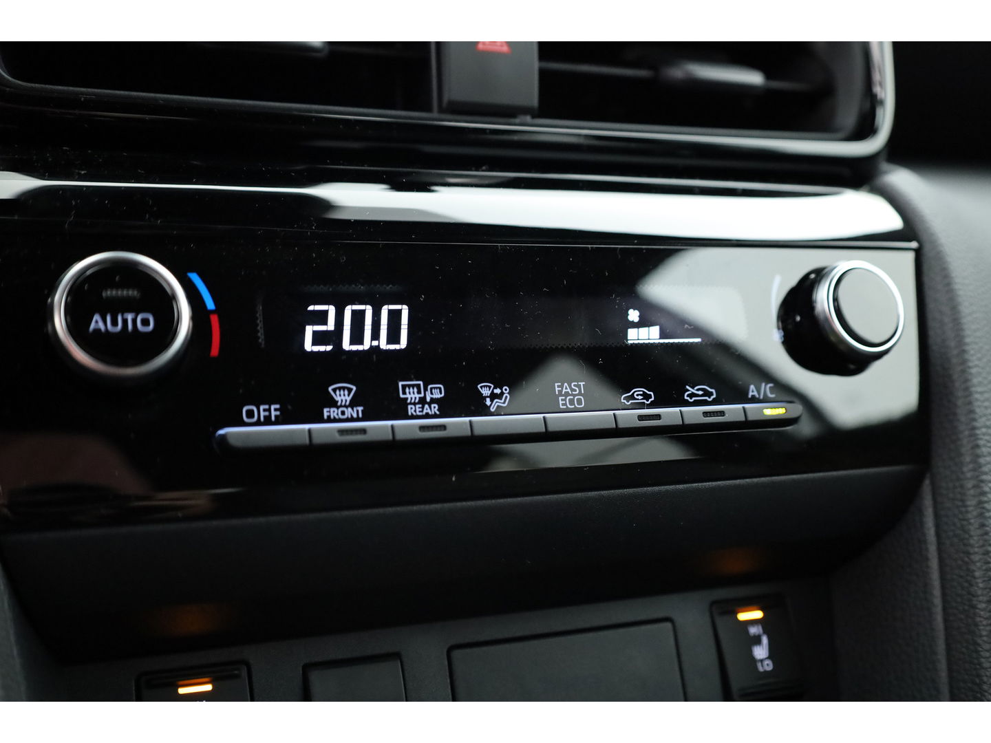 Toyota Yaris Cross 1.5 Hybrid Teamplayer 130pk | Winter pakket | Safety pakket | Navi | Adapt. Cruise | Camera | Keyless