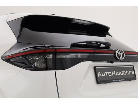 Toyota Yaris Cross 1.5 Hybrid Teamplayer 130pk | Winter pakket | Safety pakket | Navi | Adapt. Cruise | Camera | Keyless