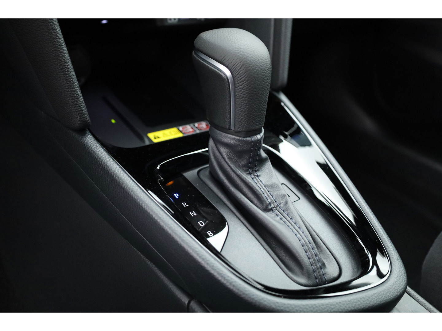 Toyota Yaris Cross 1.5 Hybrid Teamplayer 130pk | Winter pakket | Safety pakket | Navi | Adapt. Cruise | Camera | Keyless