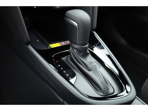 Toyota Yaris Cross 1.5 Hybrid Teamplayer 130pk | Winter pakket | Safety pakket | Navi | Adapt. Cruise | Camera | Keyless