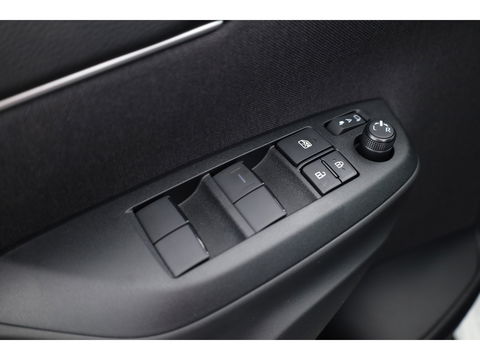 Toyota Yaris Cross 1.5 Hybrid Teamplayer 130pk | Winter pakket | Safety pakket | Navi | Adapt. Cruise | Camera | Keyless