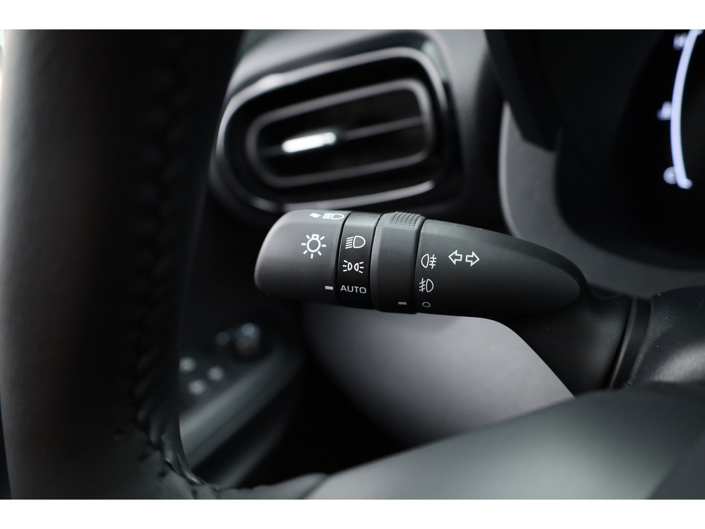 Toyota Yaris Cross 1.5 Hybrid Teamplayer 130pk | Winter pakket | Safety pakket | Navi | Adapt. Cruise | Camera | Keyless
