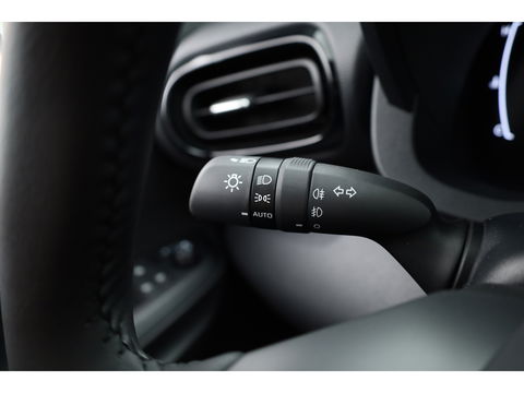 Toyota Yaris Cross 1.5 Hybrid Teamplayer 130pk | Winter pakket | Safety pakket | Navi | Adapt. Cruise | Camera | Keyless
