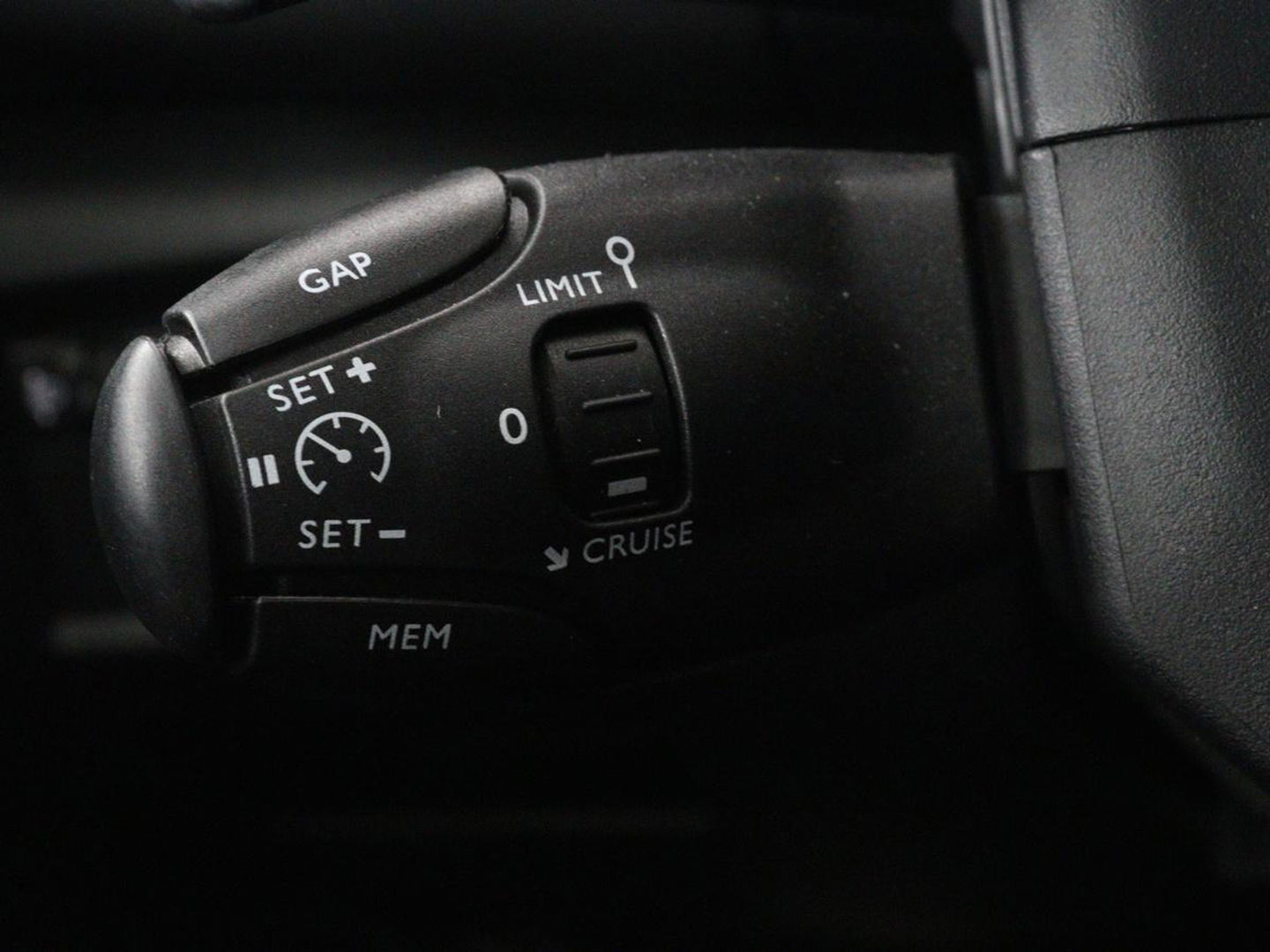 Citroën C5 Aircross 1.6 Plug In Hybride Shine | Panoramadak | Stoelverwarming | Trekhaak | Leder/Alcantara | Adaptive cruise | Keyless | Carplay | Camera | Navigatie