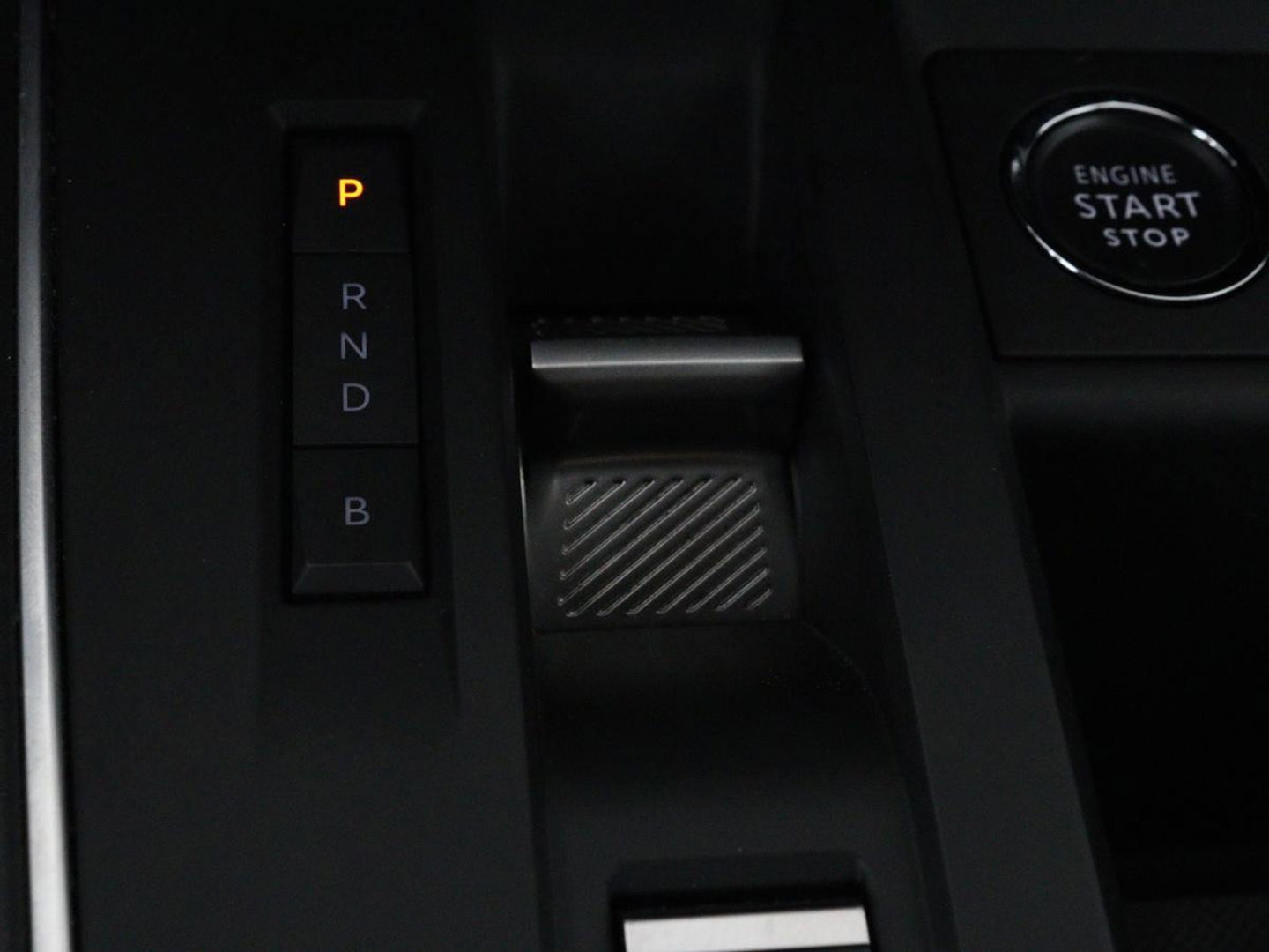 Citroën C5 Aircross 1.6 Plug In Hybride Shine | Panoramadak | Stoelverwarming | Trekhaak | Leder/Alcantara | Adaptive cruise | Keyless | Carplay | Camera | Navigatie
