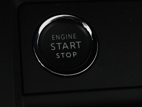 Citroën C5 Aircross 1.6 Plug In Hybride Shine | Panoramadak | Stoelverwarming | Trekhaak | Leder/Alcantara | Adaptive cruise | Keyless | Carplay | Camera | Navigatie